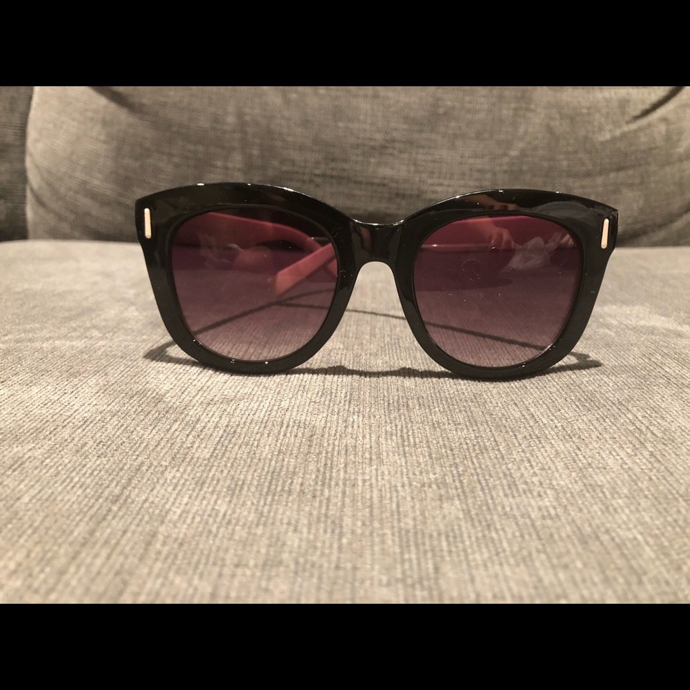 🦄 SALE 2 for $10🦄 Aldo sunglasses